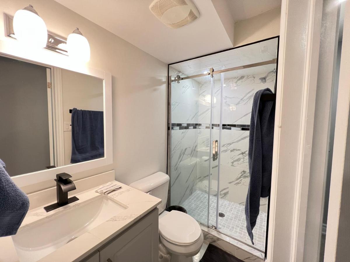Beautiful Vacation Home Near Toronto Airport Мисисага Екстериор снимка