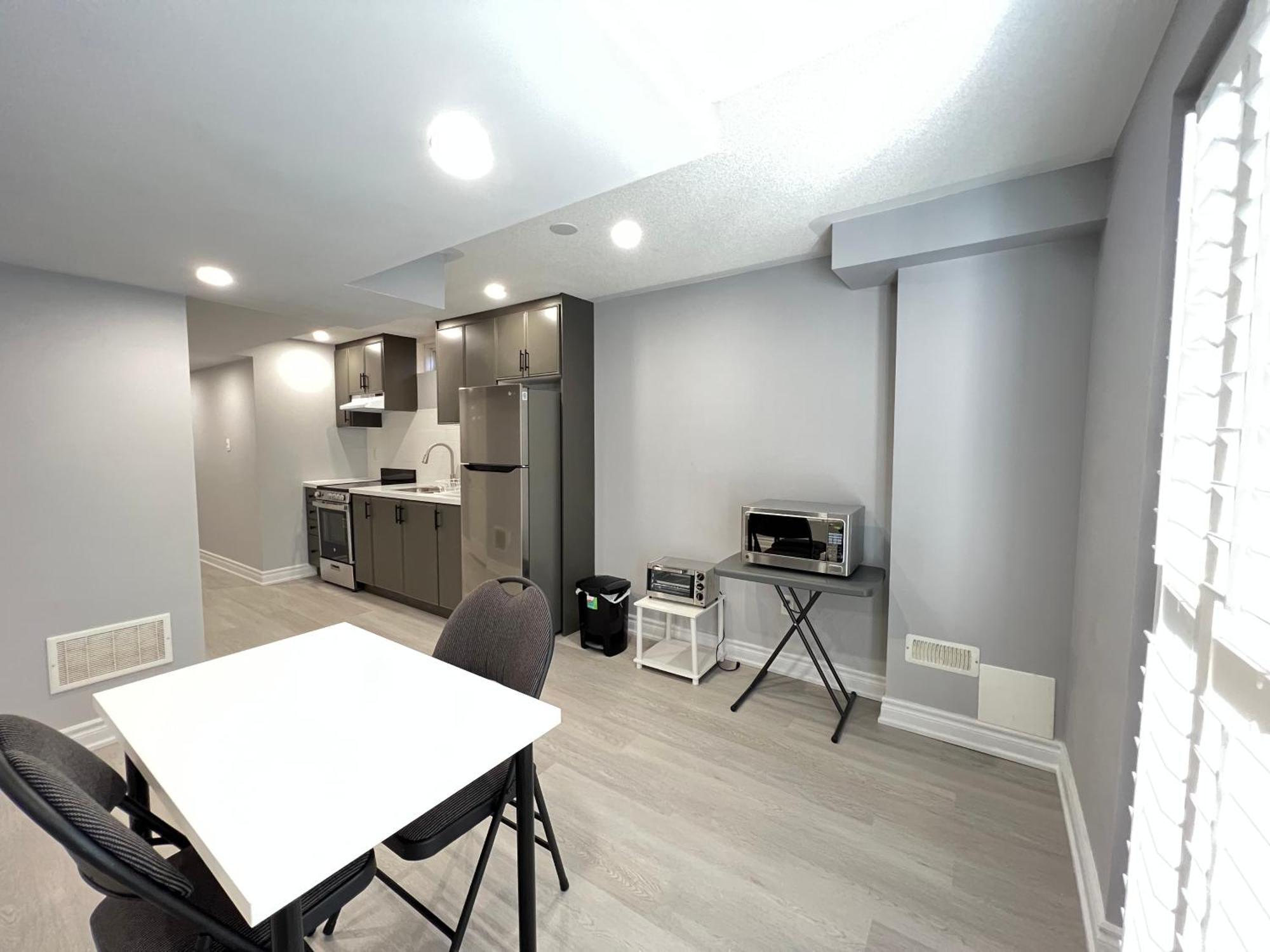 Beautiful Vacation Home Near Toronto Airport Мисисага Стая снимка